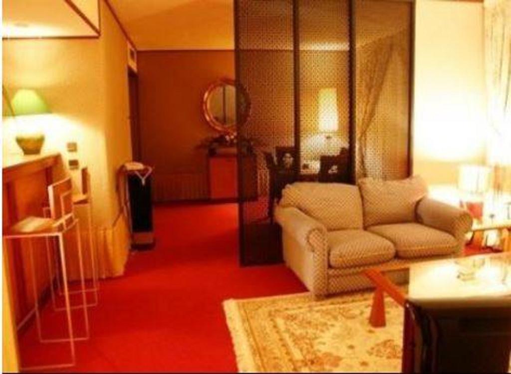 Hotel Sawa Ντουάλα Δωμάτιο φωτογραφία
